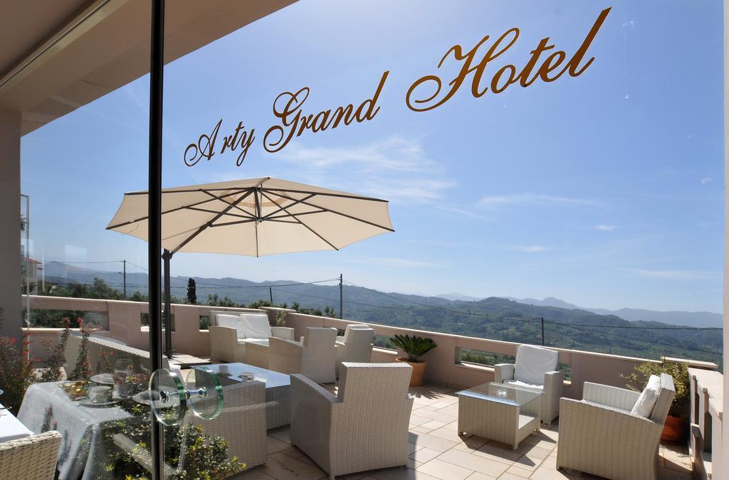 أولمبيا Arty Grand Hotel المظهر الخارجي الصورة